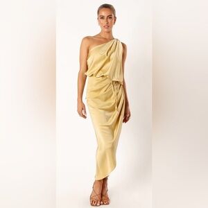 PETAL & PUP SONNY ONE SHOULDER MIDI
DRESS- MUSTARD M NWT